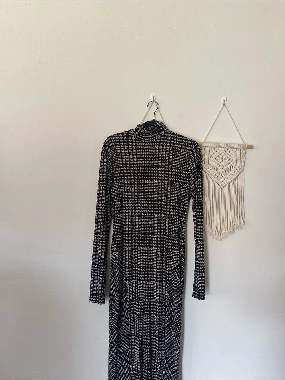 Norma Kamali Long Sleeve Turtle Fishtail Gown Glenn Plaid - Picture 3 of 7